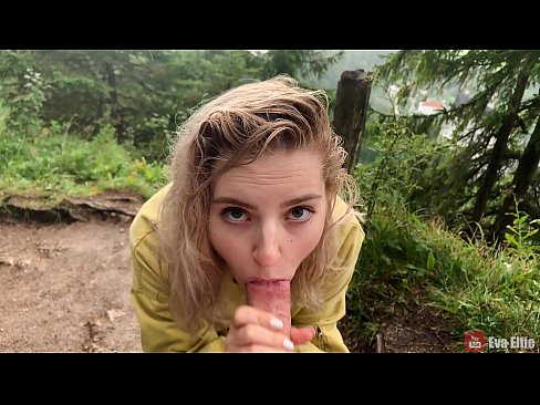 ❤️ Ọdọmọbìnrin gbe pẹlẹbẹ lẹhin fifun ni gbangba - Eva Elfi ❤❌ Fidio furo